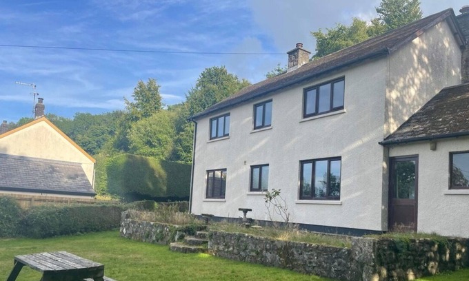 South Zeal House | Moorstone, prestige location, peaceful and spacious