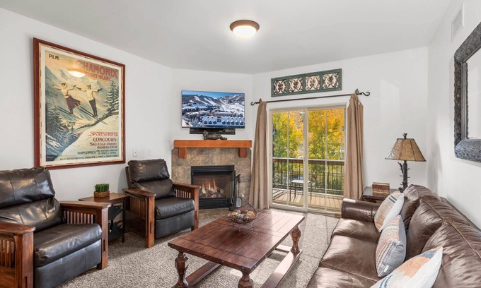 Bear Hollow Village Condo | Moose Mgmt at Bear Hollow 1304: King bed-Top Floor-Office Space-Gym-Dogs Welcome