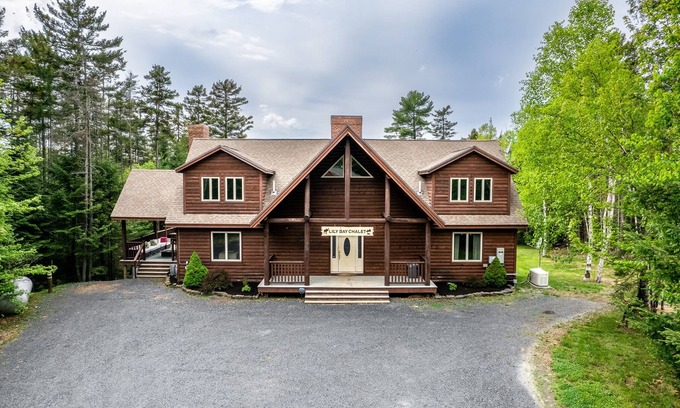 Greenville Ski Chalet | Moosehead Lakefront Huge Cabin|Private dock|Pet friendly|Fast WIFI|Private chef