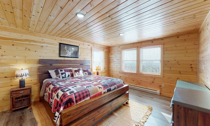 Shirley Mills House | Moosehead State of Mind (Direct ATV/Snowmobile Access)