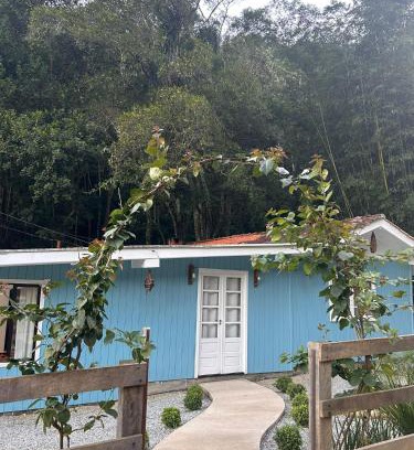 Aguas Mornas Ski Chalet | Morada encanto da cachoeira