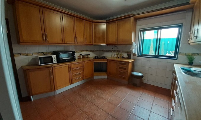 Palhais Villa | Moradia Isolada na Quinta do Conde em Zona Calma com Bons Acessos a Lisboa!