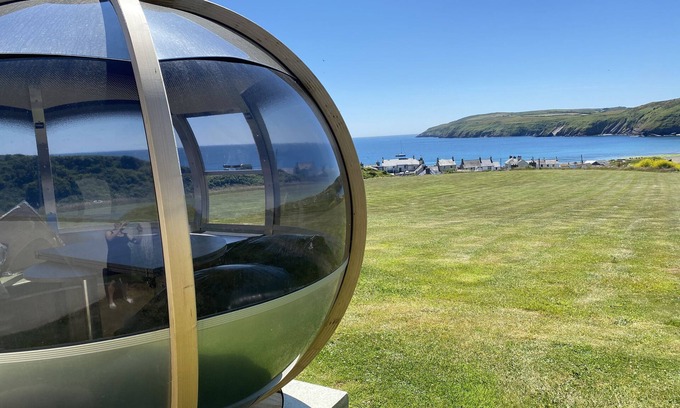 Aberdaron Apartment | Morannedd - One Bedroom Apartment, Sleeps 2
