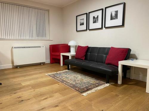 Lewisham Apartment | Morden flat close to DLR station with free parking