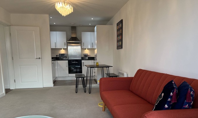 Erith Apartment | Mordern Retro 2 bedroom Apartment