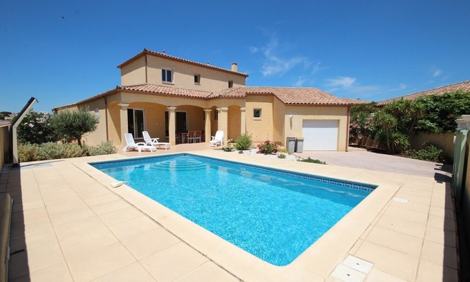 Portiragnes House | Mordern Villa with privat pool, for 8 Persons, 4 Bedrooms, 170sqm, at 3km from the beach of.