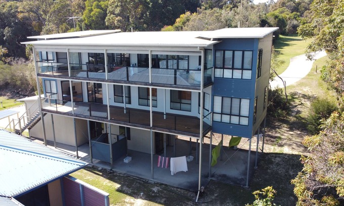 Brisbane Waterfront House | Moreton Bay Vista @ Tangalooma