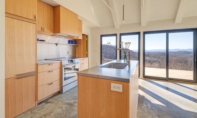 Marshall House | Morgan Branch Cabin: Private Mountainside Cabin with Impeccable Views