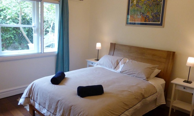 South Fremantle House | Morgano's Fish - great location, off street parking, free WiFi