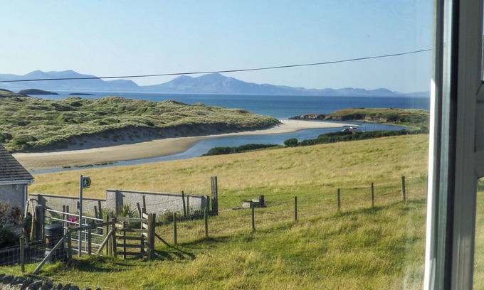 Ty Croes House | MORLAIS (VOICE OF THE SEA), pet friendly, with a garden in Aberffraw