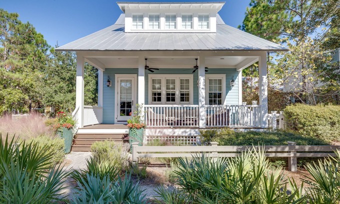 Forest District House | Morning Star — Coastal luxury w/plunge pool, golf cart, & carriage house