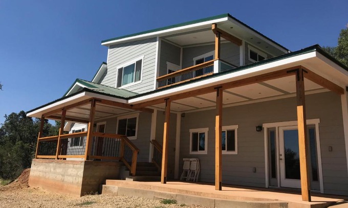Mariposa House | Morning Star Vista near Yosemite - countryside with mountain views