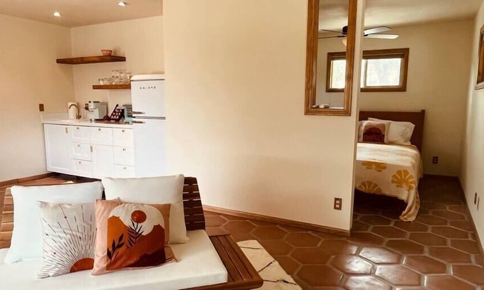 Morongo Valley House | Morongo Casita I Couples Retreat I POOL I Views I Acreage