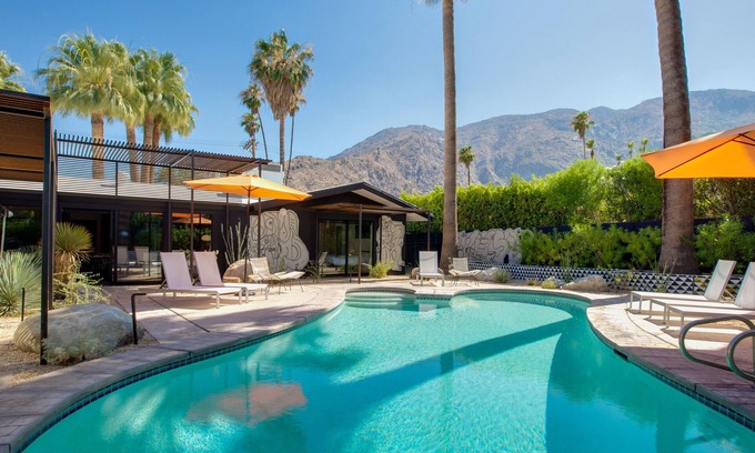 Old Las Palmas House | Mostero House - 4 Bedroom Suites! Walk to Town!
