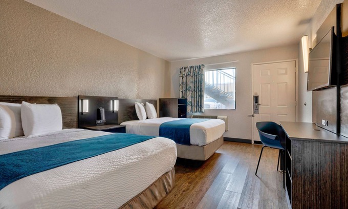Northeast Anaheim Hotel | Motel 6 Anaheim, CA - Fullerton East