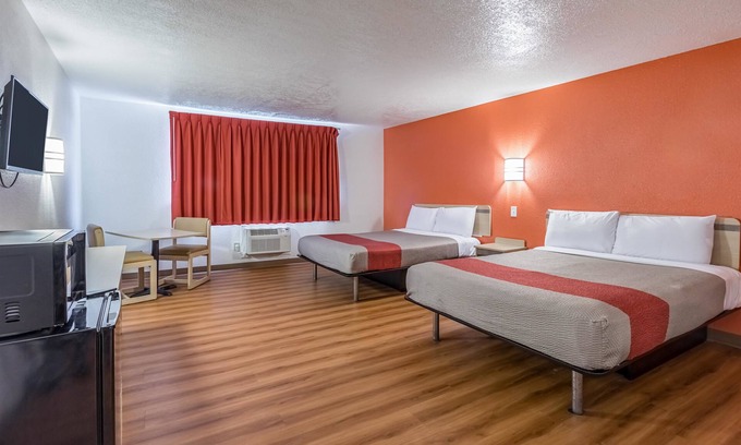 Beaverton Hotel | Motel 6 Beaverton, OR