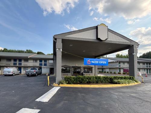 Paw Creek Hotel | Motel 6 Charlotte, NC Northlake