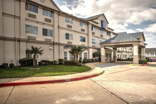 Dallas Hotel | Motel 6-Dallas, TX - Northwest