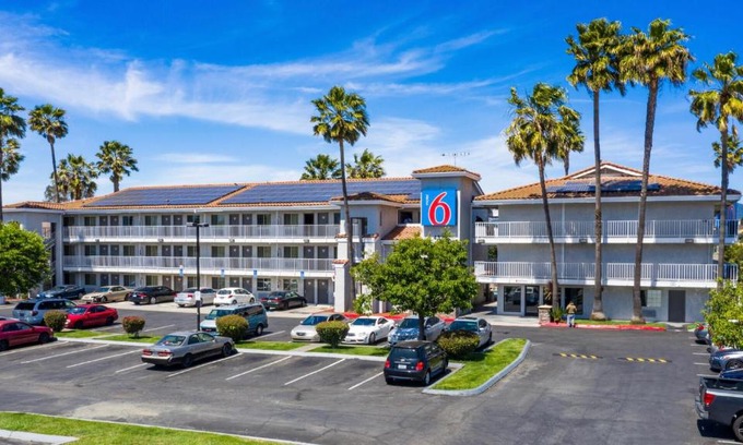 Fairfield Hotel | Motel 6-Fairfield, CA - Napa Valley