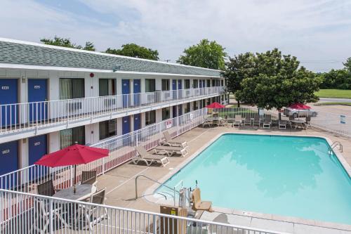 Goodlettsville Hotel | Motel 6-Goodlettsville, TN - Nashville
