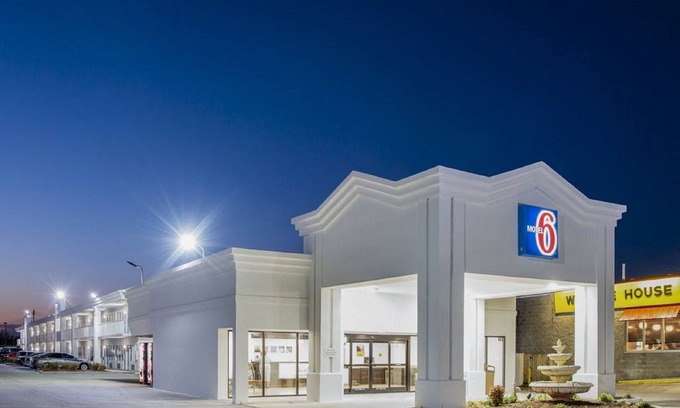 Jacksonville Hotel | Motel 6 Jacksonville, NC