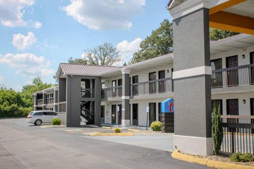Knoxville Hotel | Motel 6 Knoxville, Tn - East