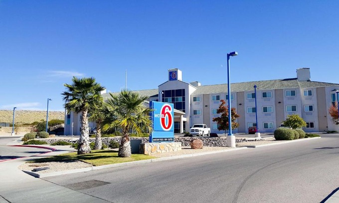 Las Cruces Hotel | Motel 6-Las Cruces, NM - Telshor