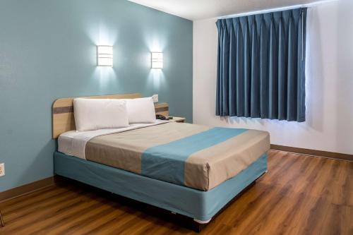 Lincoln City Hotel | Motel 6-Lincoln City, OR