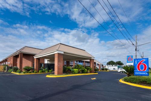 Gunter Afs Hotel | Motel 6-Montgomery, AL - Coliseum
