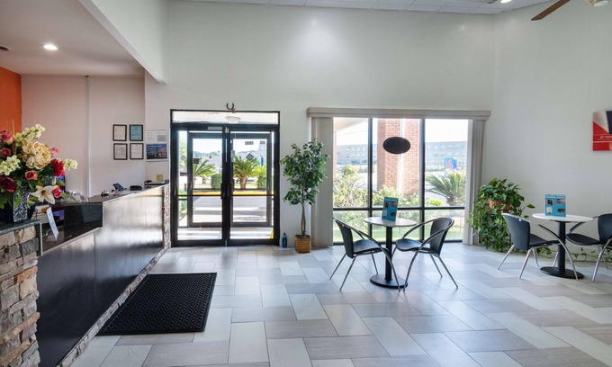 Gunter Afs Hotel | Motel 6 Montgomery, AL - Coliseum