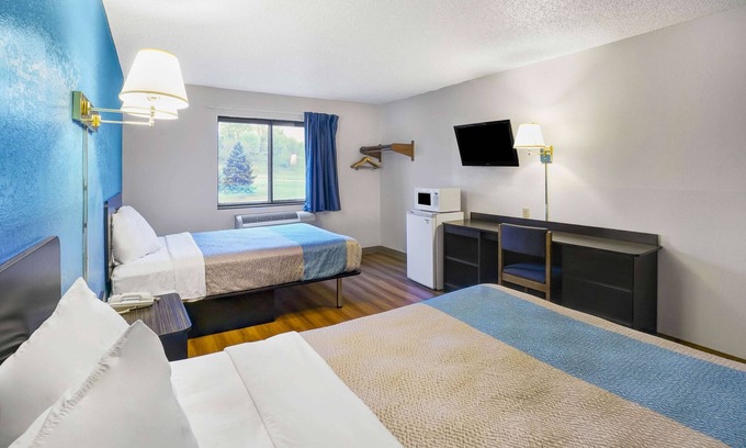 Williamsport Hotel | Motel 6 Montoursville, PA - Williamsport