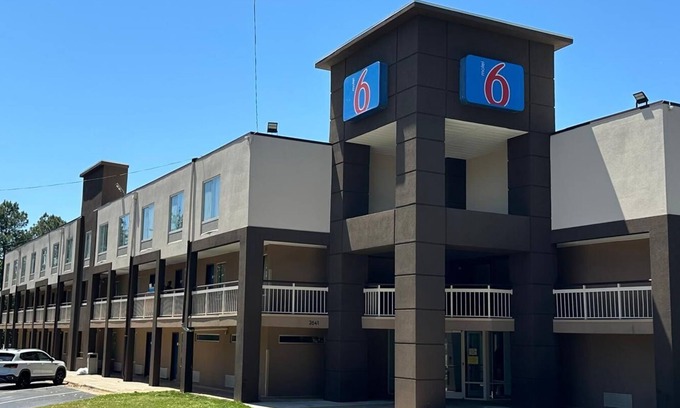 Northeast Raleigh Hotel | Motel 6 Raleigh, NC - North