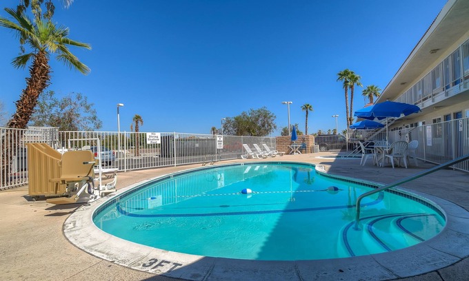 Rancho Mirage Hotel | Motel 6 Rancho Mirage, CA - Palm Springs