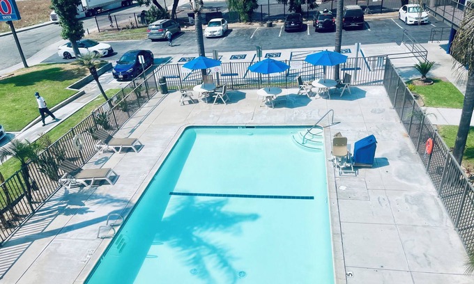 San Bernardino Hotel | Motel 6 San Bernardino, CA - North