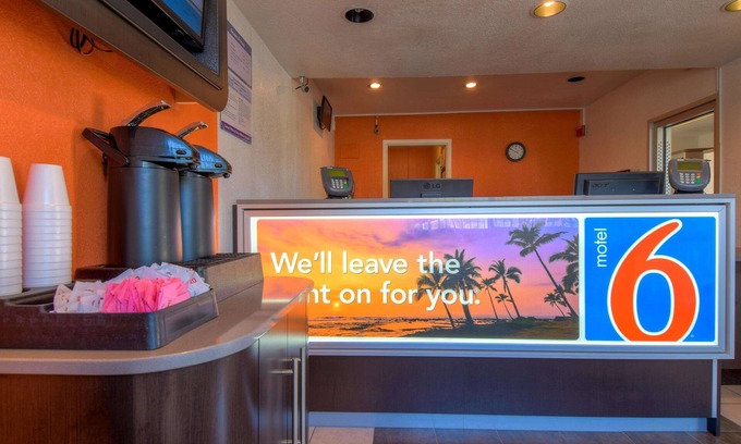 San Ysidro Hotel | Motel 6 San Ysidro, CA - San Diego - Border