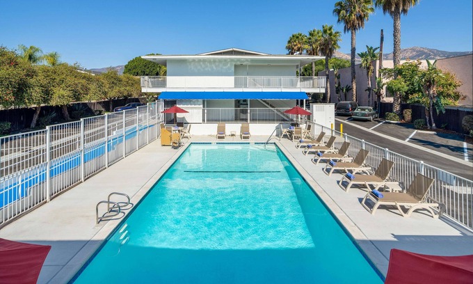 North State Hotel | Motel 6 Santa Barbara, CA - State Street