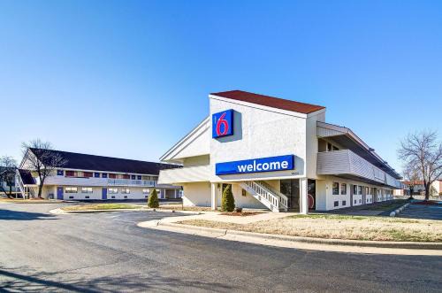 Springfield Hotel | Motel 6-Springfield, MO - North