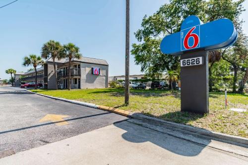 Orient Park Hotel | Motel 6 Tampa Near Fairgrounds - Casino