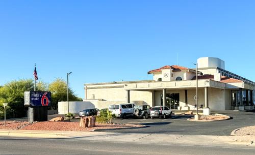 Tucson Hotel | Motel 6 Tucson, AZ Airport Kino Sports Complex