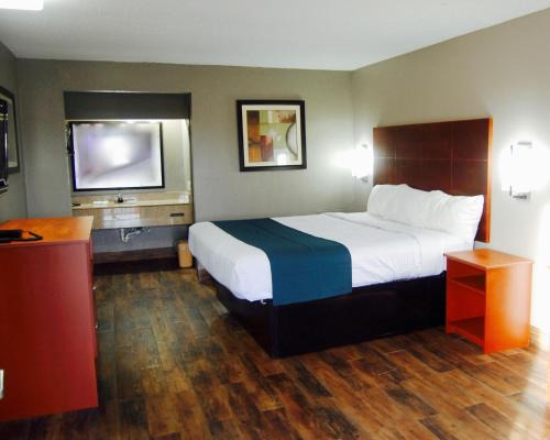 Tupelo Hotel | Motel 6-Tupelo, MS - Downtown