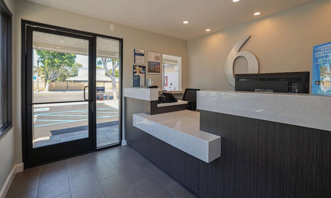 Tustin Hotel | Motel 6 Tustin, CA – Orange County