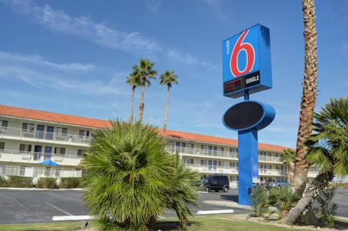 Twentynine Palms Hotel | Motel 6-Twentynine Palms, CA