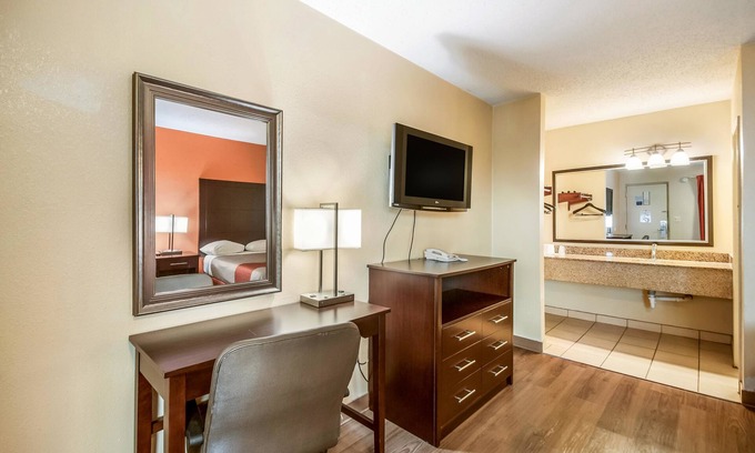 Gallaudet Hotel | Motel 6 Washington, DC - Convention Center