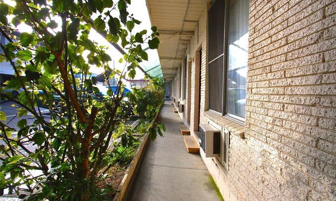 Mont Albert Hotel | Motel Maroondah