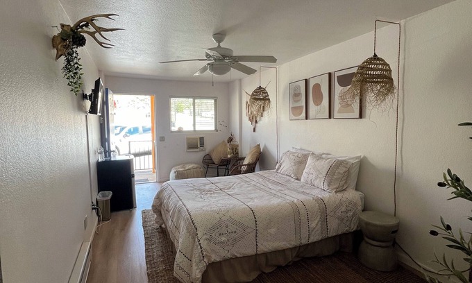 Jacumba RV Rental | Motel Room 9: Adventurous Getaway Resort with Expansive Desert Trails & Views