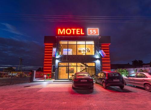 Zbrachlin Hotel | MOTEL S5