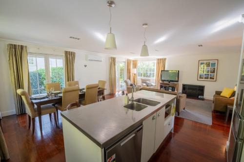 Russell House | Mototui Cottage 2 or 3 Bedroom - Russell Cottages