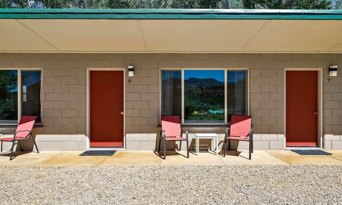 Zion National Park East Entrance Apartment | Mount Carmel Motel in Southern Utah Desert Room 6