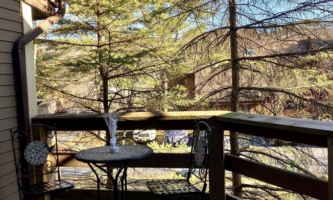 East Stroudsburg House | Mount Poconos Getaway Townhouse