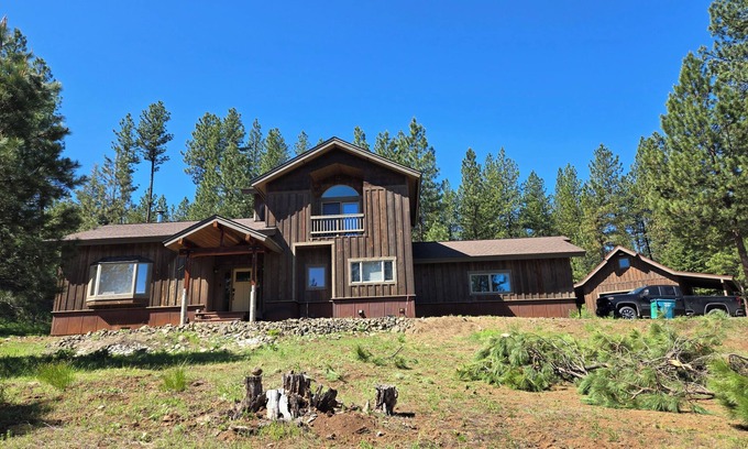 New Meadows Cabin | Mountain air and room to roam!